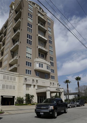 Police carry 2 boxes from home of millionaire Robert Durst