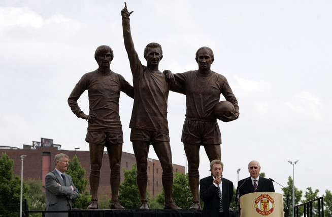 Bobby Charlton, the Manchester United and England soccer great, dies at 86