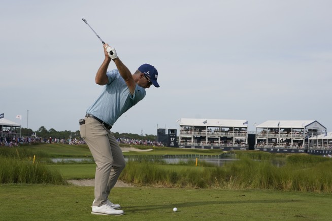 A wild ride for Mickelson and 18 holes away from history