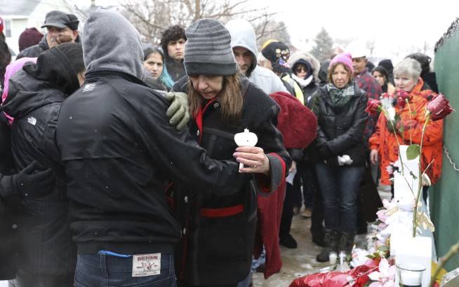 Aurora warehouse where 5 killed won't reopen until next week