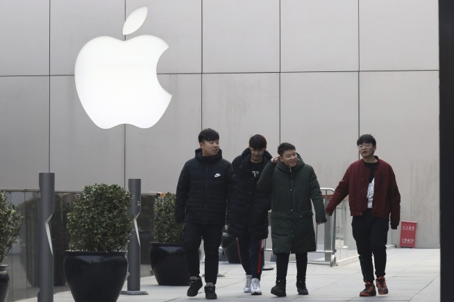 Waning iPhone demand highlights Chinese consumer anxiety