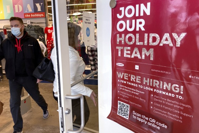 US jobless claims plunge to 199,000, lowest in 52 years