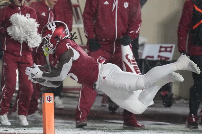 Notre Dame And Indiana Get 1st Taste Of Playoff Football Under The ...