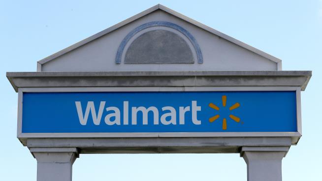 Woman charged after Mississippi Walmart shoppers say they found razor blades in loaves of bread