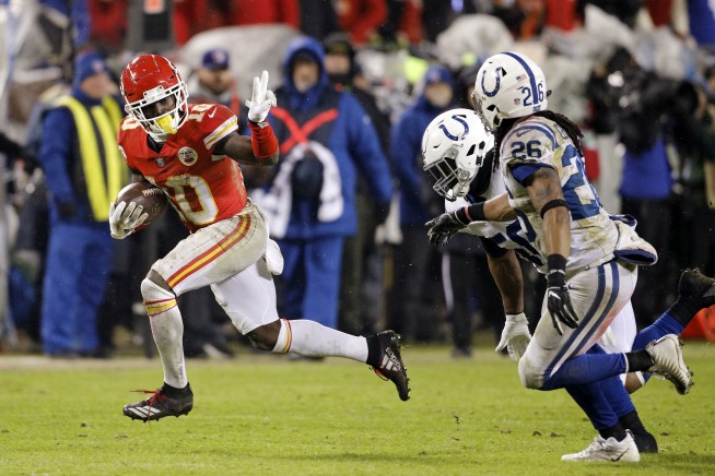 Chiefs owner 'deeply disturbed' by Tyreek Hill allegations