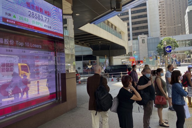 US stock indexes mixed as tech rebound fades; Peloton drops