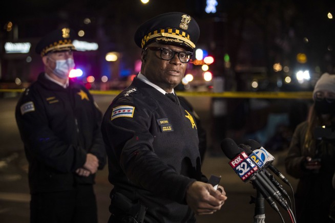 Police: Man shoots 7 in series of Chicago-area attacks