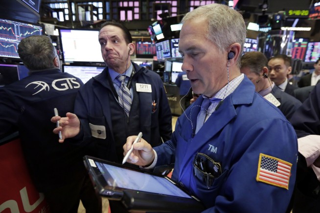 Dow industrials drop 600 points as market losses deepen