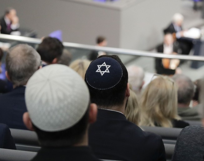 Israeli president shocked by German skullcap warning
