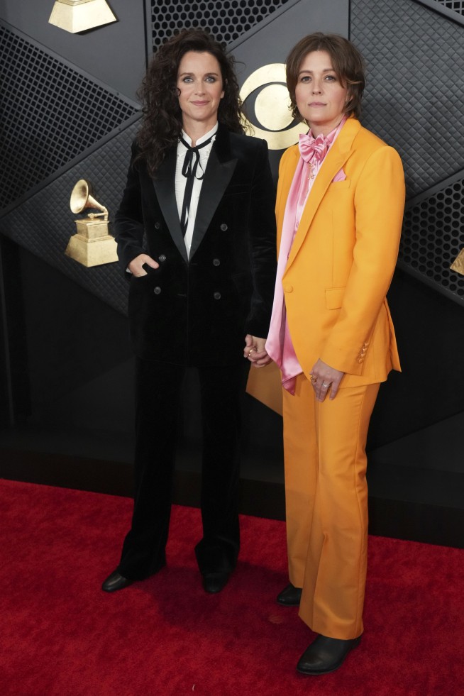 Victoria Monét, Dua Lipa, Miley Cyrus stun on the wild-and-wacky Grammys red carpet