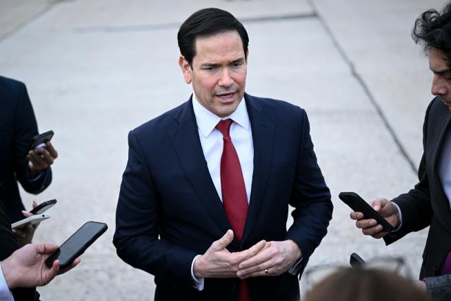 Rubio denies Zelenskyy's claim that the US asked Ukraine to cede land to Russia for security deal