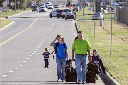 Plane crashes at Kansas airport, at least 4 dead