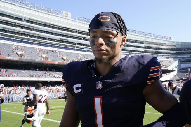 Pro Picks: Handing the Bears their 15th straight loss won't come easy for  the Commanders