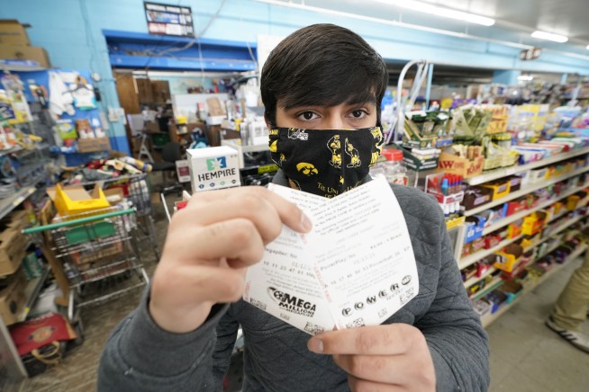 Powerball jackpot hits $640M as Mega Millions grows to $750M