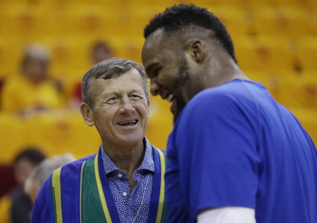 Cheerful, colorful NBA reporter Craig Sager dies at 65