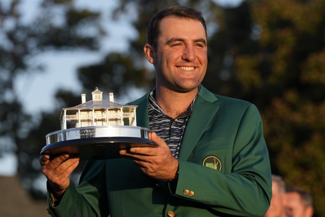Scheffler gets Masters green jacket to go with No. 1 ranking