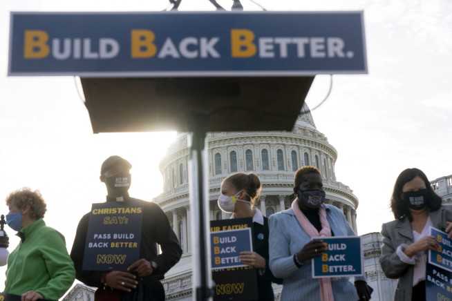 AP source: Biden, Manchin sharply divided over $2T Dem bill