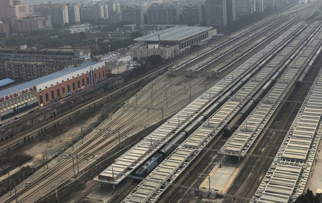 Kim Jong Un arrives in Hanoi for nuclear summit with Trump