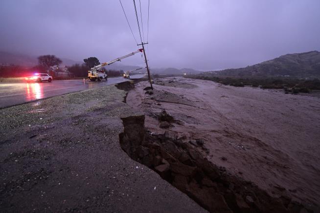 Powerful holiday storm lashes Southern California and brings flash floods, mudslides