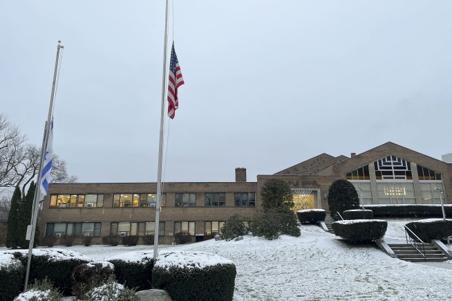 Man fires shotgun outside Jewish temple in upstate New York as Hanukkah begins, no one injured