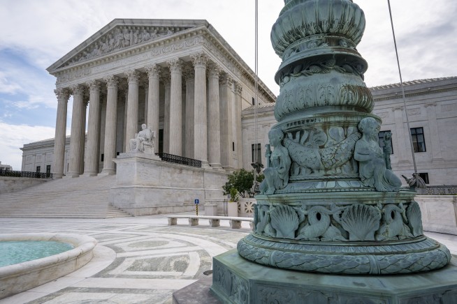 Supreme Court for now stays out of police immunity debate