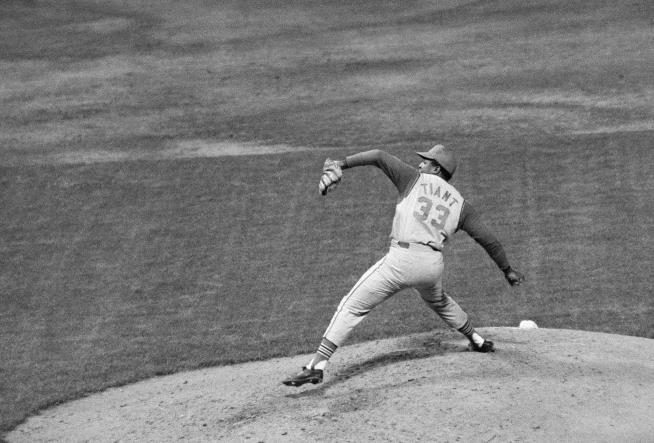 Luis Tiant, The Charismatic Cuban Who Pitched The Red Sox To The Brink ...