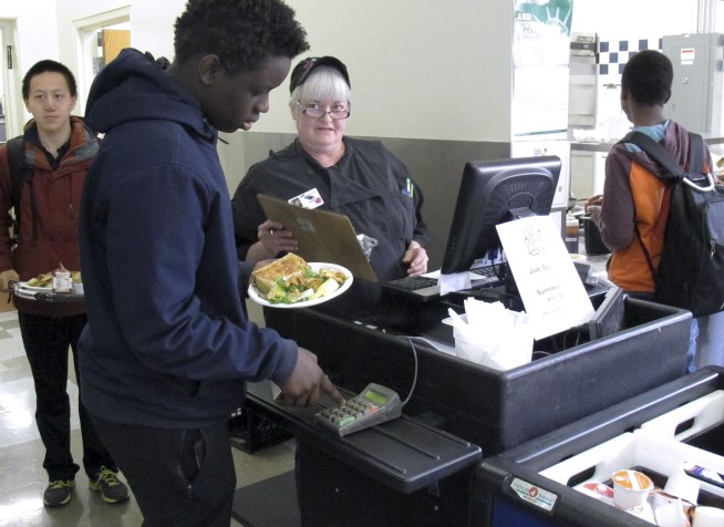 With Trump rollback, school lunch could get more white bread