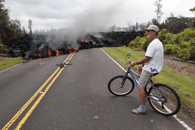 Hawaii volcano eruption costs tourism industry millions