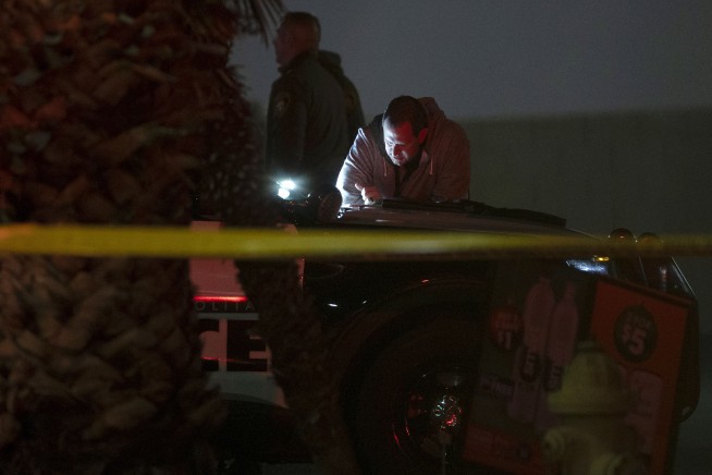 Las Vegas police search for suspect after 5 homeless people are shot, killing 1