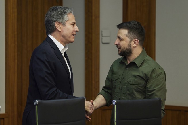 Live updates | Mariupol officials say new mass grave found