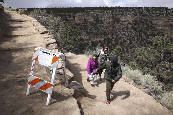 Grand Canyon National Park closes to visitors amid pandemic