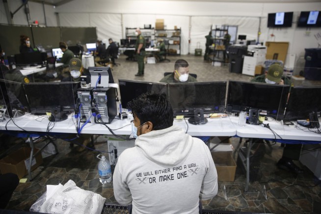 Over 4,000 migrants, many kids, crowded into Texas facility