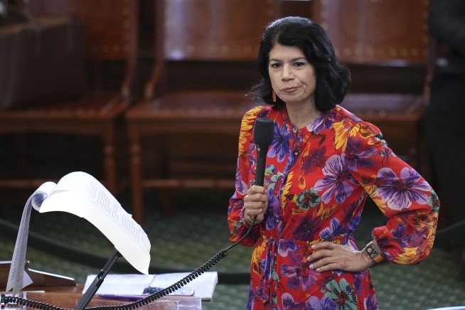 Texas lawmakers approve letting private citizens sue abortion pill providers