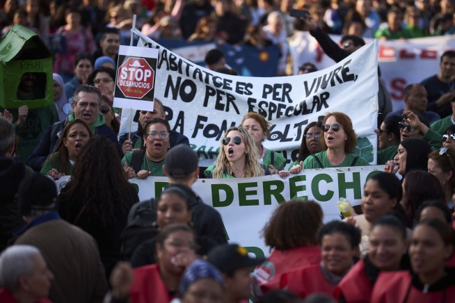 Across Spain, tens of thousands march to protest the growing housing crisis