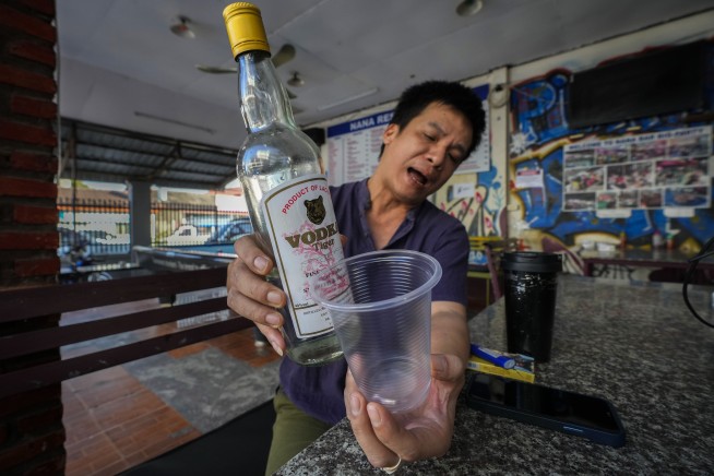 Alcohol poisoning in Laos leaves 2 tourists hospitalized