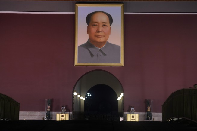 Mao pins worn by Chinese athletes may test Olympic rules