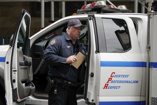 Powder, threat sent to Manhattan DA investigating Trump