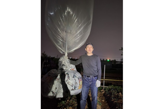 South Korean activist resumes flying anti-North leaflets