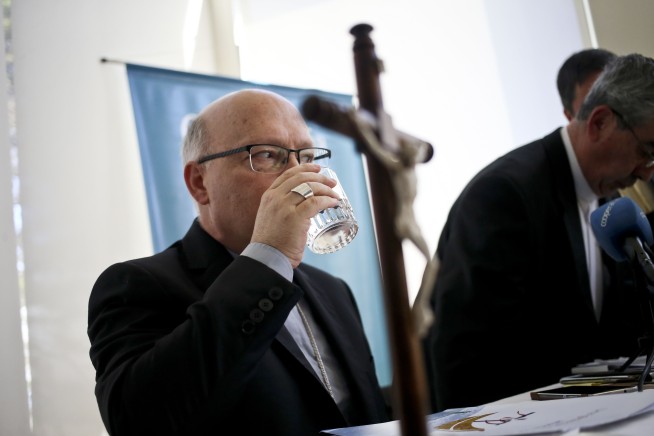 Pope admits he made 'grave errors' in Chile sex abuse case