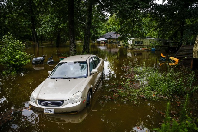 At least 6 dead, 2 missing after floods in Texas, Kansas