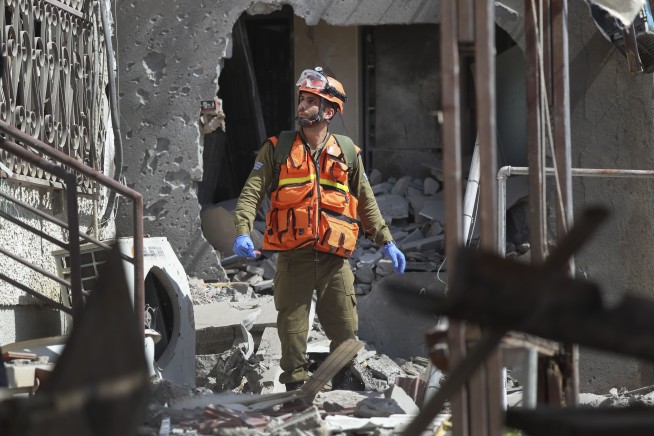 Rockets kill 2 Israelis; 28 die in Gaza as Israel hits Hamas