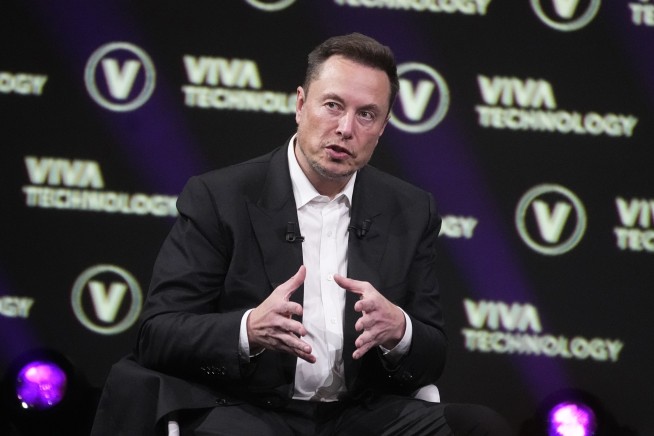 Elon Musk imposes daily limits on reading posts on Twitter