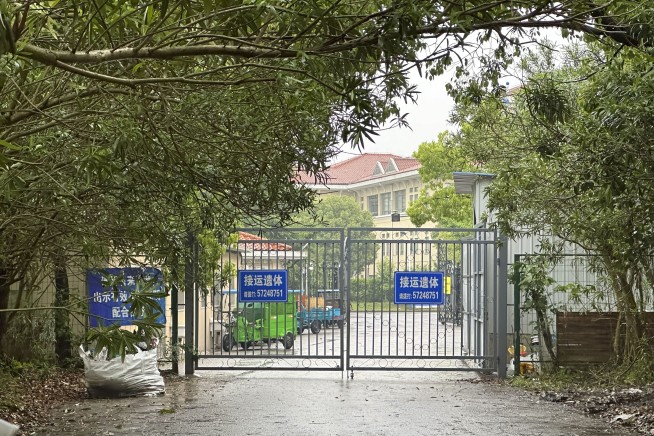 Chinese scientist who published COVID-19 virus sequence allowed back in his lab after sit-in protest