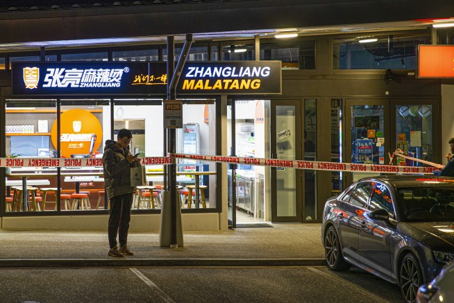 4 people wounded by man wielding axe who attacked diners at Chinese restaurants in New Zealand