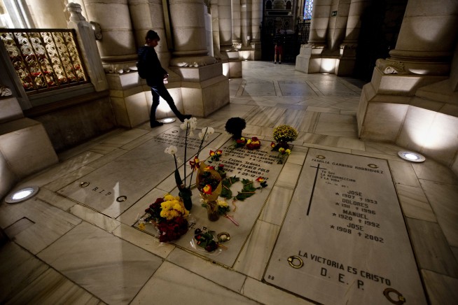 Spain says Vatican to help with discreet reburial of Franco