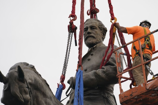 Statue of Confederate Robert E. Lee taken down in Virginia