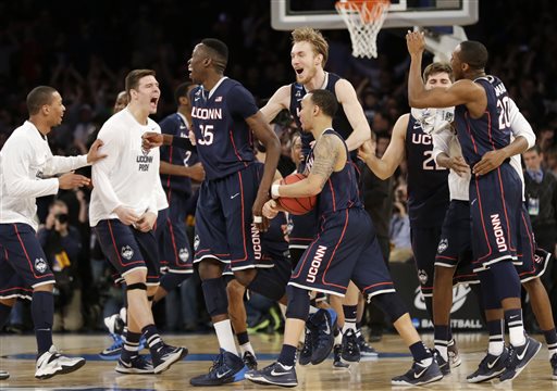 UConn upsets Michigan St 60-54, back to Final Four