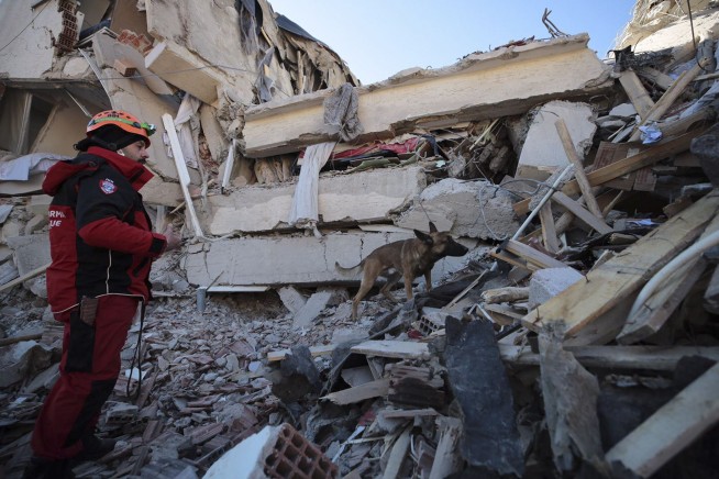 Turkish teams hunt for quake survivors as death toll hits 38