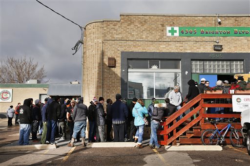 Legal recreational pot industry opens in Colorado