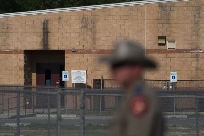 Texas senator: School police chief didn't know of 911 calls